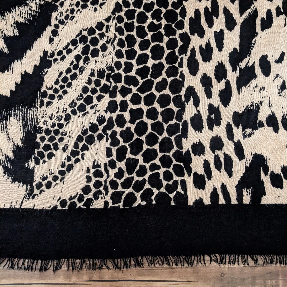 Express Scarf - Picture 6 of 8
